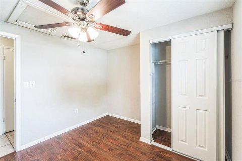 House in Pinellas Park, Florida 3 bedrooms, 108.14 sq.m. № 1845017 - photo 19