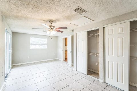 House in Pinellas Park, Florida 3 bedrooms, 108.14 sq.m. № 1845017 - photo 15
