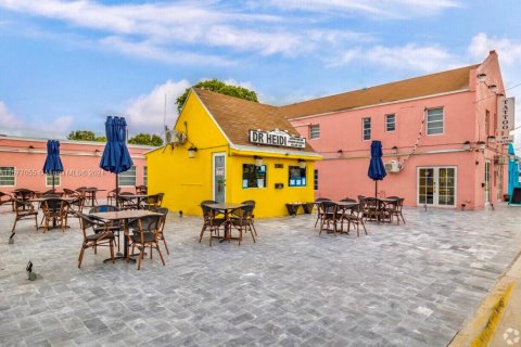 Tienda en alquiler en Tavernier, Florida № 1151564 - foto 1