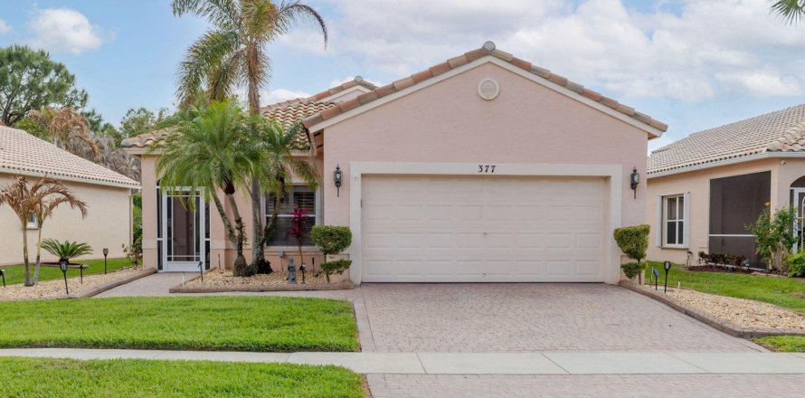 Casa en Port St. Lucie, Florida 2 dormitorios, 153.29 m2 № 2178559