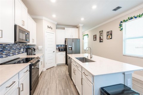 House in Land O' Lakes, Florida 3 bedrooms, 149.94 sq.m. № 1879079 - photo 5