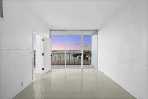 Copropriété à louer à North Bay Village, Floride: 2 chambres, 95.69 m2 № 1956845 - photo 5