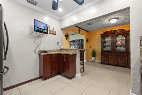 House in Miramar, Florida 3 bedrooms, 124.4 sq.m. № 1873993 - photo 11