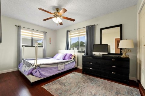 House in Miramar, Florida 3 bedrooms, 124.4 sq.m. № 1873993 - photo 21
