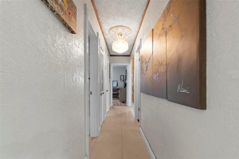 House in Miramar, Florida 3 bedrooms, 124.4 sq.m. № 1873993 - photo 14