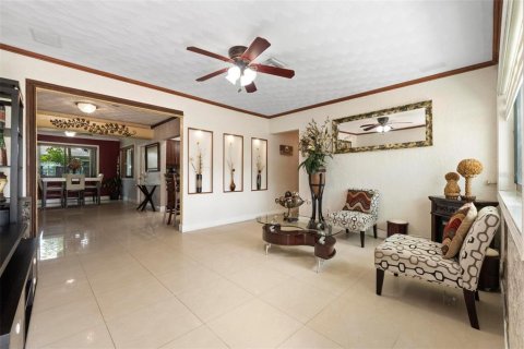 House in Miramar, Florida 3 bedrooms, 124.4 sq.m. № 1873993 - photo 5