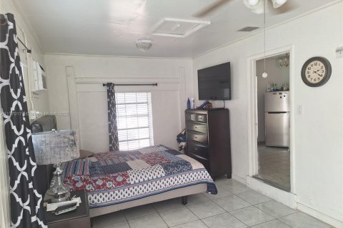 House in Cutler Bay, Florida 5 bedrooms, 231.14 sq.m. № 1867127 - photo 12