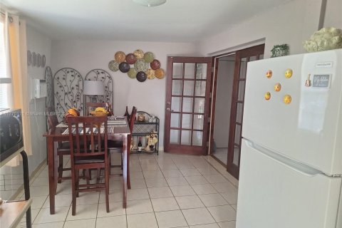 House in Cutler Bay, Florida 5 bedrooms, 231.14 sq.m. № 1867127 - photo 10