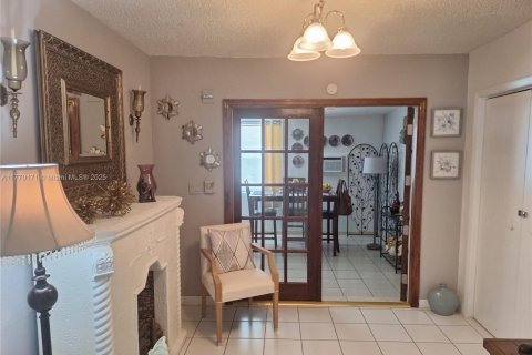 House in Cutler Bay, Florida 5 bedrooms, 231.14 sq.m. № 1867127 - photo 9
