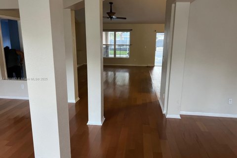 Купить виллу или дом в Порт-Сент-Луси, Флорида 4 спальни, 207.73м2, № 1946340 - фото 22