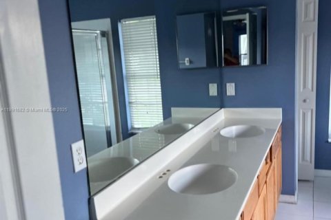 Купить виллу или дом в Порт-Сент-Луси, Флорида 4 спальни, 207.73м2, № 1946340 - фото 21