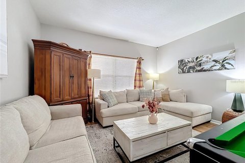 Casa en venta en Davenport, Florida, 5 dormitorios, 263.29 m2 № 1882763 - foto 8