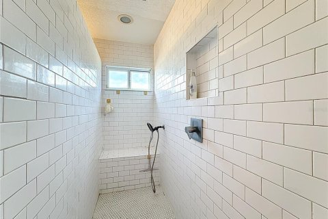 Casa en venta en Davenport, Florida, 5 dormitorios, 263.29 m2 № 1882763 - foto 23
