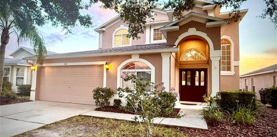 House in Davenport, Florida 5 bedrooms, 263.29 sq.m. № 1882763