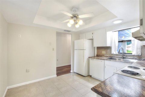 House in Lakeland, Florida 2 bedrooms, 125.6 sq.m. № 1910336 - photo 16