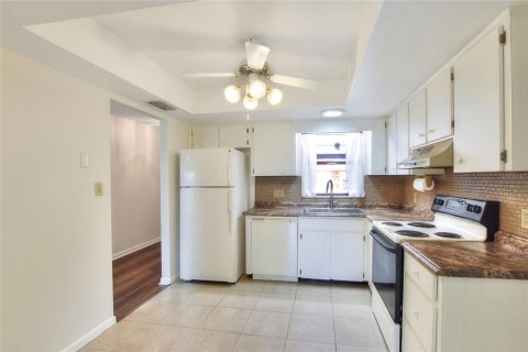 House in Lakeland, Florida 2 bedrooms, 125.6 sq.m. № 1910336 - photo 15