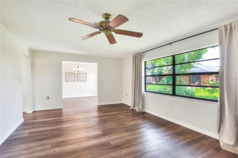 House in Lakeland, Florida 2 bedrooms, 125.6 sq.m. № 1910336 - photo 9