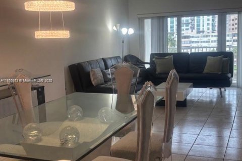 Снять в аренду кондоминиум в Санни-Айлс-Бич, Флорида 1 спальня, 70.79м2, № 1857242 - фото 30