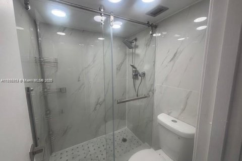 Снять в аренду кондоминиум в Санни-Айлс-Бич, Флорида 1 спальня, 70.79м2, № 1857242 - фото 4