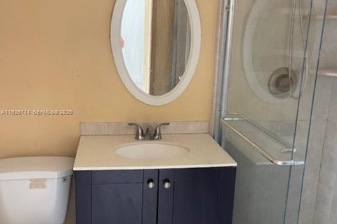 Снять в аренду коммерческую недвижимость в Холливуд, Флорида № 1988585 - фото 3