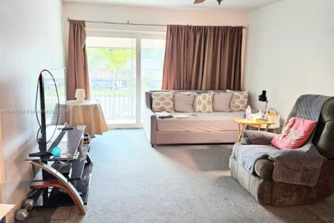 Купить кондоминиум в Дирфилд-Бич, Флорида 2 спальни, 92.9м2, № 1965712 - фото 4