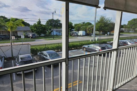 Купить кондоминиум в Дирфилд-Бич, Флорида 2 спальни, 92.9м2, № 1965712 - фото 10
