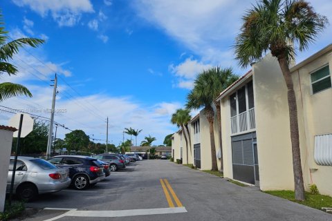 Купить кондоминиум в Дирфилд-Бич, Флорида 2 спальни, 92.9м2, № 1965712 - фото 15