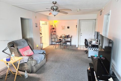 Купить кондоминиум в Дирфилд-Бич, Флорида 2 спальни, 92.9м2, № 1965712 - фото 3