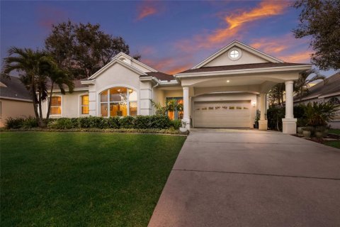 House in Bradenton, Florida 4 bedrooms, 197.23 sq.m. № 2099332 - photo 2