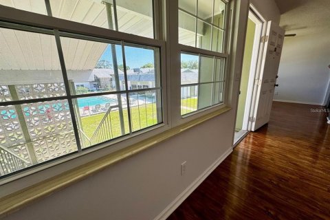 Condo in Holly Hill, Florida, 2 bedrooms  № 2381331 - photo 13