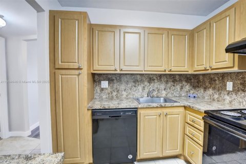 Condo in Plantation, Florida, 1 bedroom  № 1955184 - photo 6