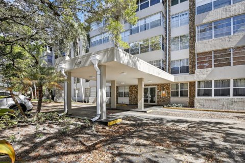 Condo in Plantation, Florida, 1 bedroom  № 1955184 - photo 1