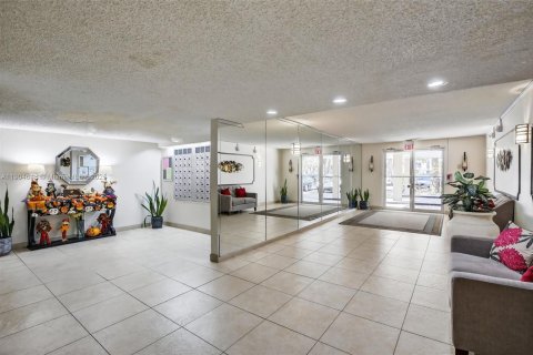 Condo in Plantation, Florida, 1 bedroom  № 1955184 - photo 24