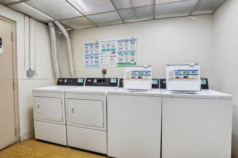 Condo in Plantation, Florida, 1 bedroom  № 1955184 - photo 25