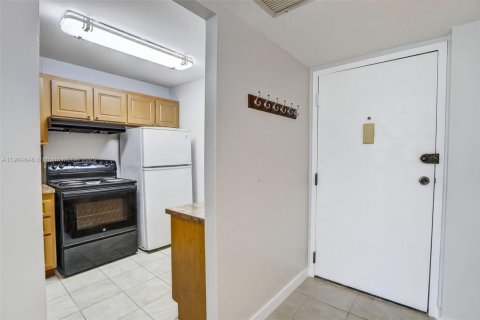 Condo in Plantation, Florida, 1 bedroom  № 1955184 - photo 3