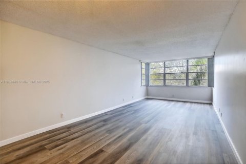 Condo in Plantation, Florida, 1 bedroom  № 1955184 - photo 8