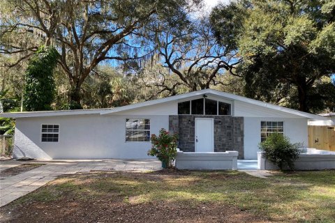 House in Zephyrhills, Florida 4 bedrooms, 170.94 sq.m. № 2379801 - photo 11