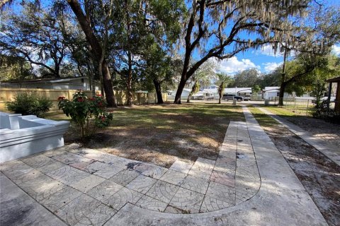 House in Zephyrhills, Florida 4 bedrooms, 170.94 sq.m. № 2379801 - photo 8