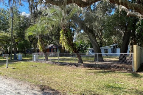 House in Zephyrhills, Florida 4 bedrooms, 170.94 sq.m. № 2379801 - photo 5