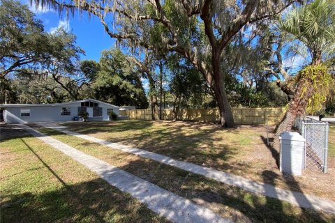 House in Zephyrhills, Florida 4 bedrooms, 170.94 sq.m. № 2379801 - photo 7