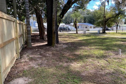 House in Zephyrhills, Florida 4 bedrooms, 170.94 sq.m. № 2379801 - photo 12
