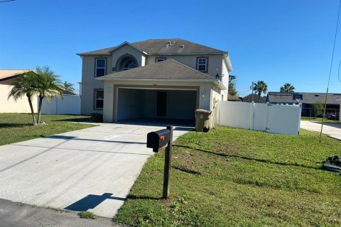 House in Kissimmee, Florida 4 bedrooms, 204.38 sq.m. № 1866202 - photo 4
