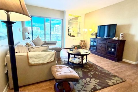 Снять в аренду кондоминиум в Санни-Айлс-Бич, Флорида 1 спальня, 101.64м2, № 2023392 - фото 6