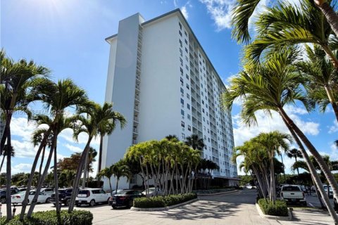 Снять в аренду кондоминиум в Санни-Айлс-Бич, Флорида 1 спальня, 101.64м2, № 2023392 - фото 19