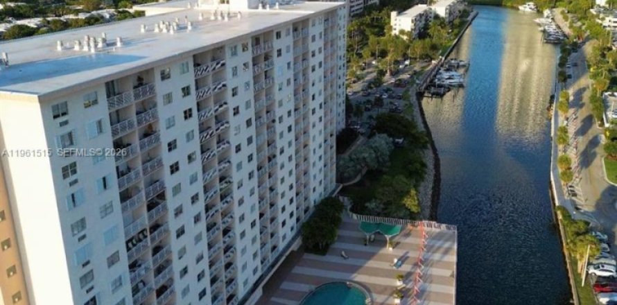 Кондоминиум с 1 спальней в Санни-Айлс-Бич, Флорида № 2023392