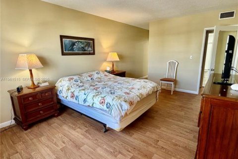 Снять в аренду кондоминиум в Санни-Айлс-Бич, Флорида 1 спальня, 101.64м2, № 2023392 - фото 16