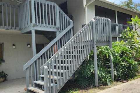 Condo à Largo, Floride, 2 chambres  № 2141177