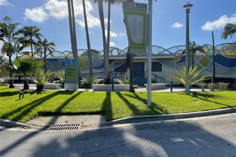 Купить виллу или дом в Норт-Майами, Флорида 3 спальни, 143.07м2, № 2052473 - фото 3