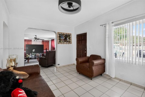 Купить виллу или дом в Норт-Майами, Флорида 3 спальни, 143.07м2, № 2052473 - фото 5