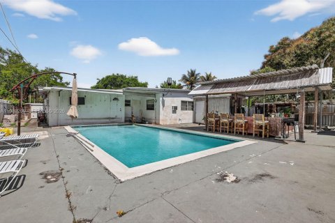 Купить виллу или дом в Норт-Майами, Флорида 3 спальни, 143.07м2, № 2052473 - фото 25